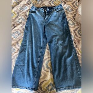 Wide leg high waisted jeans